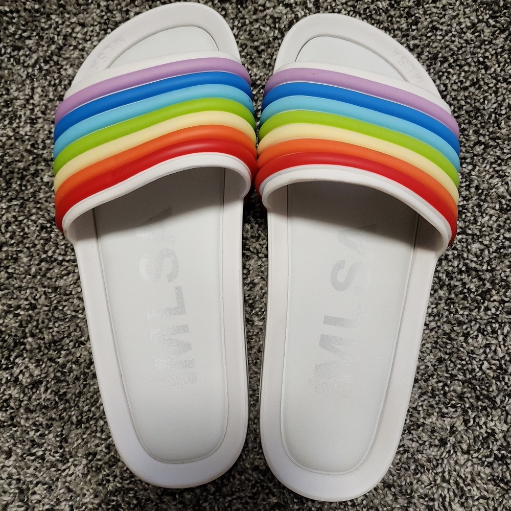 LIKE NEW MELISSA RAINBOW SANDALS SIZE 8